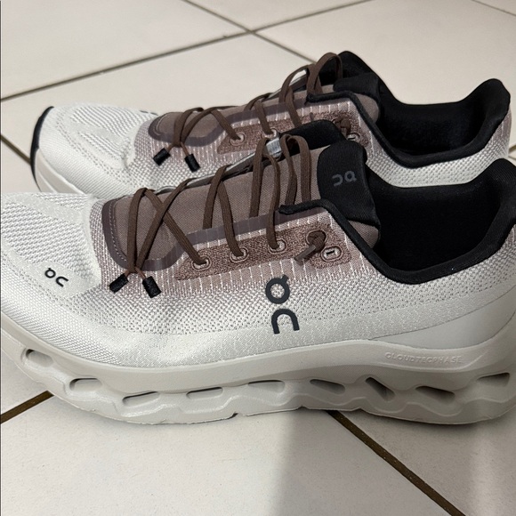 On Running Men's Sneakers in White and Brown - Picture 3 of 5